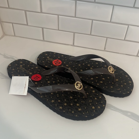 Cute Michael Kors Sandals!! - Picture 11 of 14